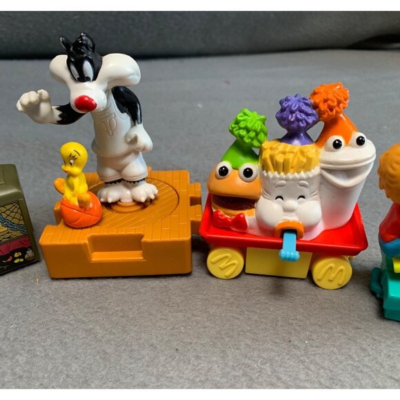 Vintage Scooby-Doo & Sylvester Tweety Collectible Happy Meal Toys Set - Picture 4 of 15